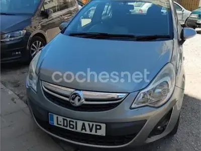 Usado Opel Corsa Cosmo 85 CV (62 kW) 2011 Gris / plata Utilitario