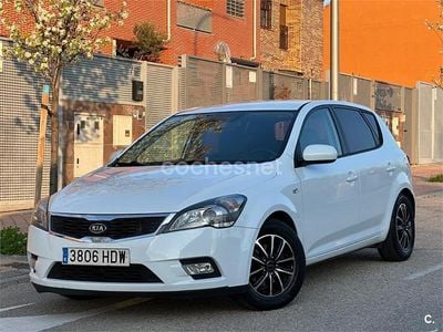 Usado Kia Ceed 90 CV (66 kW) 2012 Blanco Utilitario