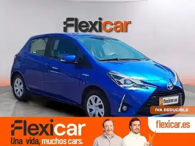 Usado Toyota Yaris Active 100 CV (73 kW) 2020 Azul