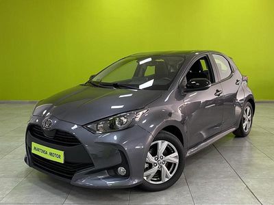 Usado Toyota Yaris Hybrid Active 116 CV (85 kW) 2024 Gris Berlina