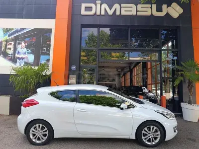 Usado Kia ProCeed 135 CV (99 kW) 2013 Blanco Utilitario