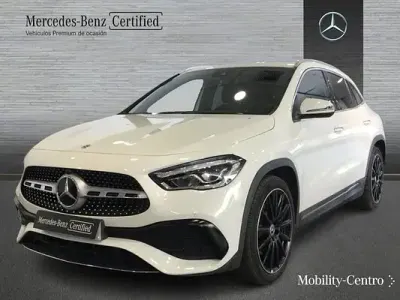 Usado Mercedes GLA200 AMG line 163 CV (119 kW) 2022 Blanco SUV