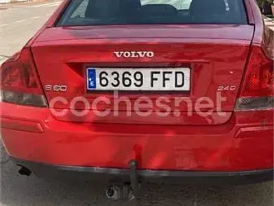 Usado Volvo S60 Momentum 130 CV (95 kW) 2006 Rojo Berlina