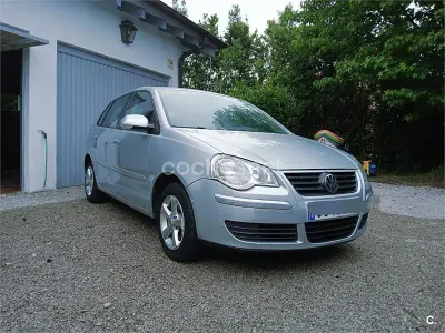 Usado VW Polo United 70 CV (51 kW) 2009 Gris / plata Utilitario