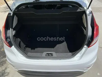 Usado Ford Fiesta Sport 95 CV (69 kW) 2014 Blanco Utilitario