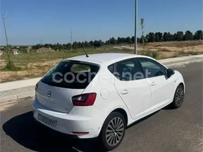 Käytetty Seat Ibiza CONNECT 90 HP (66 kW) 2015 Valkoinen Sedan