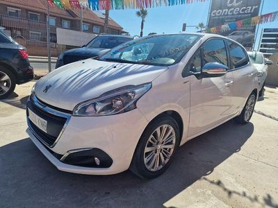Usado Peugeot 208 Active 75 CV (55 kW) 2018 Blanco Utilitario