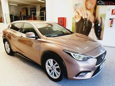 Infiniti Q30
