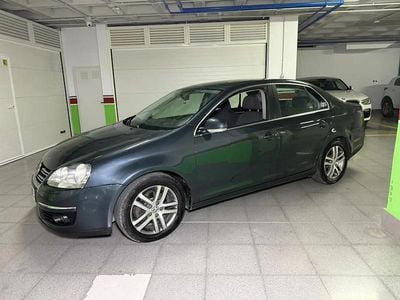 Begagnad VW Jetta Advance 105 HK (77 kW) 2008 Grå Sedan
