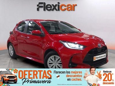 Usado Toyota Yaris Hybrid Business Edition 116 CV (85 kW) 2023 Rojo Berlina