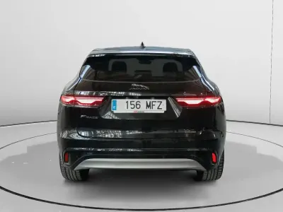 Usado Jaguar F-Pace SE 204 CV (150 kW) 2023 Negro SUV