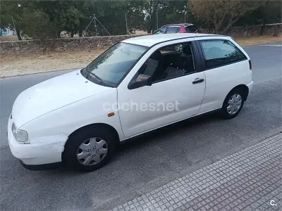 Usado Seat Ibiza 75 CV (55 kW) 1998 Blanco Utilitario