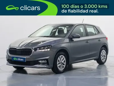 Nuevo Skoda Fabia 95 CV (69 kW) 2025 Gris / plata Utilitario