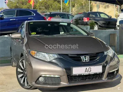 Usado Honda Civic Sport 120 CV (88 kW) 2014 Gris / plata Berlina