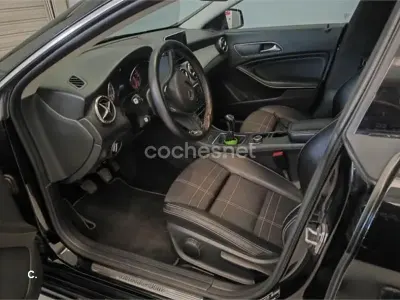 Usado Mercedes CLA200 Shooting Brake 136 CV (100 kW) 2016 Negro Familiar