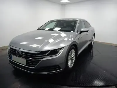 Usado VW Arteon 151 CV (111 kW) 2019 Gris Berlina
