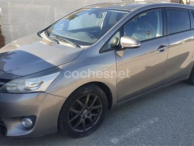 Usado Toyota Verso Advance 112 CV (82 kW) 2016 Gris / plata Monovolumen