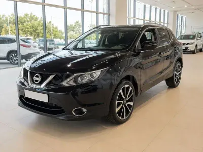 Usado Nissan Qashqai Tekna 116 CV (85 kW) 2015 Negro SUV