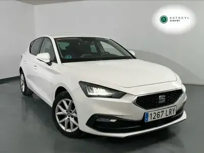 Usado Seat Leon Style 116 CV (85 kW) 2021 Blanco Berlina