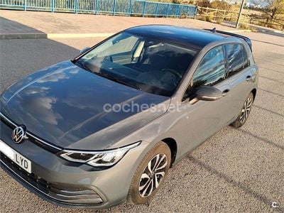 Usado VW Golf VIII 110 CV (80 kW) 2021 Gris / plata Berlina