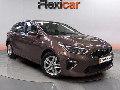 Usado Kia Ceed 140 CV (102 kW) 2020 Marrón Utilitario