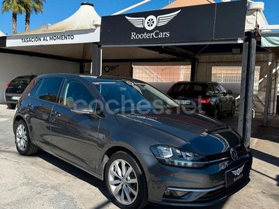 Gris / plata Usado 2017 VW Golf VII Advance Berlina | 10.900 € (Precio justo)