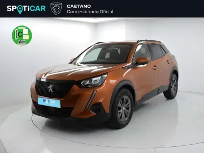 Usado Peugeot 2008 Style 101 CV (74 kW) 2021 Naranja SUV