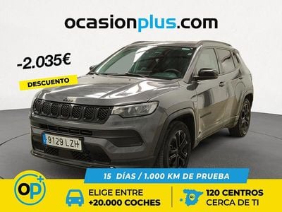 Usado Jeep Compass Night Eagle 130 CV (95 kW) 2022 Gris / plata SUV