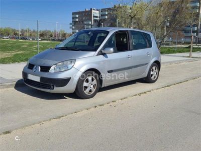 Usado Renault Scénic II Dynamique 100 CV (73 kW) 2005 Gris / plata Monovolumen