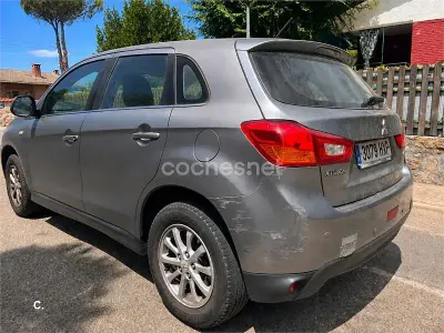 Usado Mitsubishi ASX Motion 117 CV (86 kW) 2014 Gris / plata SUV