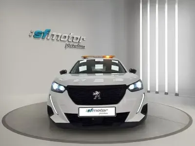 Usado Peugeot 2008 Active 110 CV (80 kW) 2022 Blanco SUV