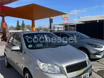 Usado Chevrolet Aveo LS 101 CV (74 kW) 2010 Gris / plata Berlina