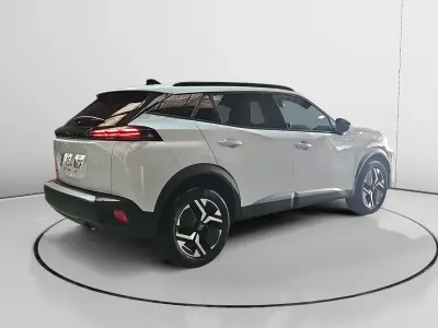 Usado Peugeot 2008 Allure 101 CV (74 kW) 2025 Blanco SUV
