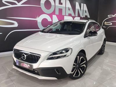 Usado Volvo V40 CC Summum 190 CV (139 kW) 2017 Blanco Familiar