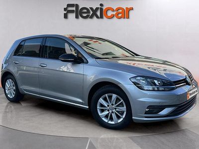 Gris Usado 2019 VW Golf Advance Berlina | 16.690 € (Super precio)