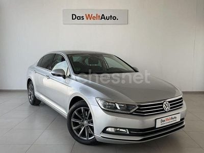 Usado VW Passat Advance 150 CV (110 kW) 2017 Gris / plata Berlina