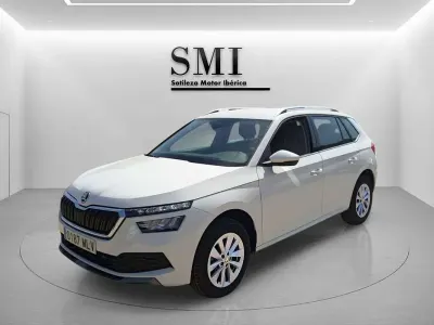 Usado Skoda Kamiq Ambition 110 CV (80 kW) 2023 Blanco SUV