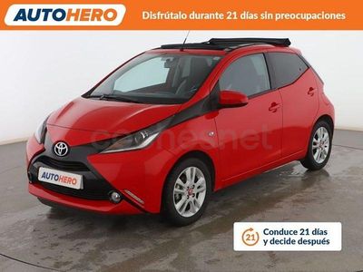 Usado Toyota Aygo X-play 70 CV (51 kW) 2017 Rojo Utilitario
