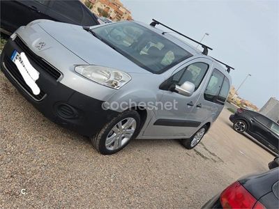 Usado Peugeot Partner Tepee Active 92 CV (67 kW) 2013 Gris / plata Monovolumen
