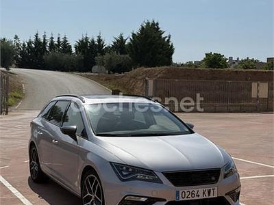 Usado Seat Leon ST FR 130 CV (95 kW) 2019 Gris / plata Familiar