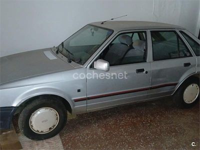 Gris / plata Usado 1986 Ford Escort Berlina | 1500 €