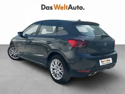 Usado Seat Ibiza FR 115 CV (84 kW) 2024 Azul Utilitario