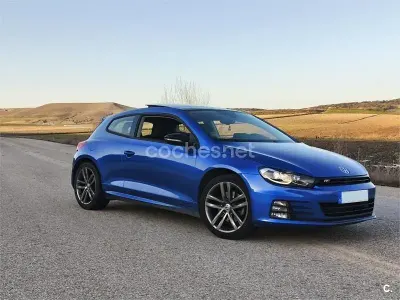 Usado VW Scirocco R-line 180 CV (132 kW) 2016 Azul Coupe