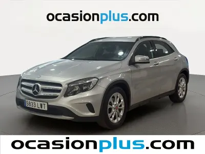Usado Mercedes GLA180 109 CV (80 kW) 2015 Gris plata SUV