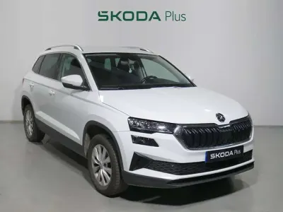 Usado Skoda Karoq Ambition 116 CV (85 kW) 2022 Blanco SUV
