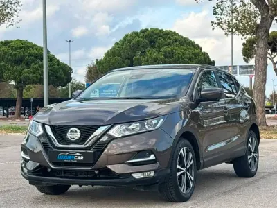 Usado Nissan Qashqai N-Connecta 140 CV (102 kW) 2018 Marrón SUV