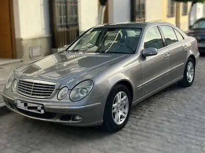 Usado Mercedes E220 Elegance 150 CV (110 kW) 2006 Beige Familiar
