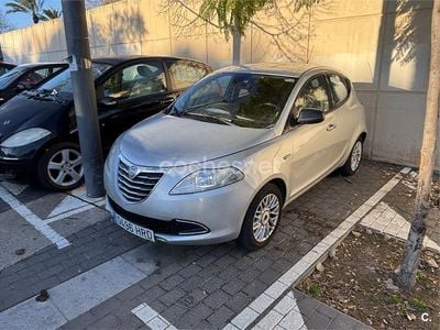 Gris / plata Usado 2013 Lancia Ypsilon Silver Utilitario | 4500 € (Precio justo)