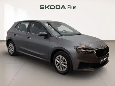 Usado Skoda Fabia Ambition 110 CV (80 kW) 2022 Gris Utilitario