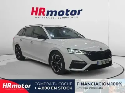 Käytetty Skoda Octavia RS 200 HP (147 kW) 2023 Valkoinen